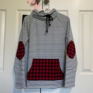 Adorable striped top w/ plaid patchwork